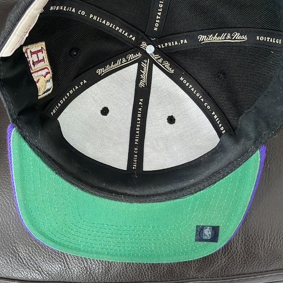 Toronto Raptors snap back hat - Picture 8 of 11